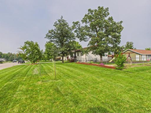 408 6th Avenue SW, Warroad, MN 56763