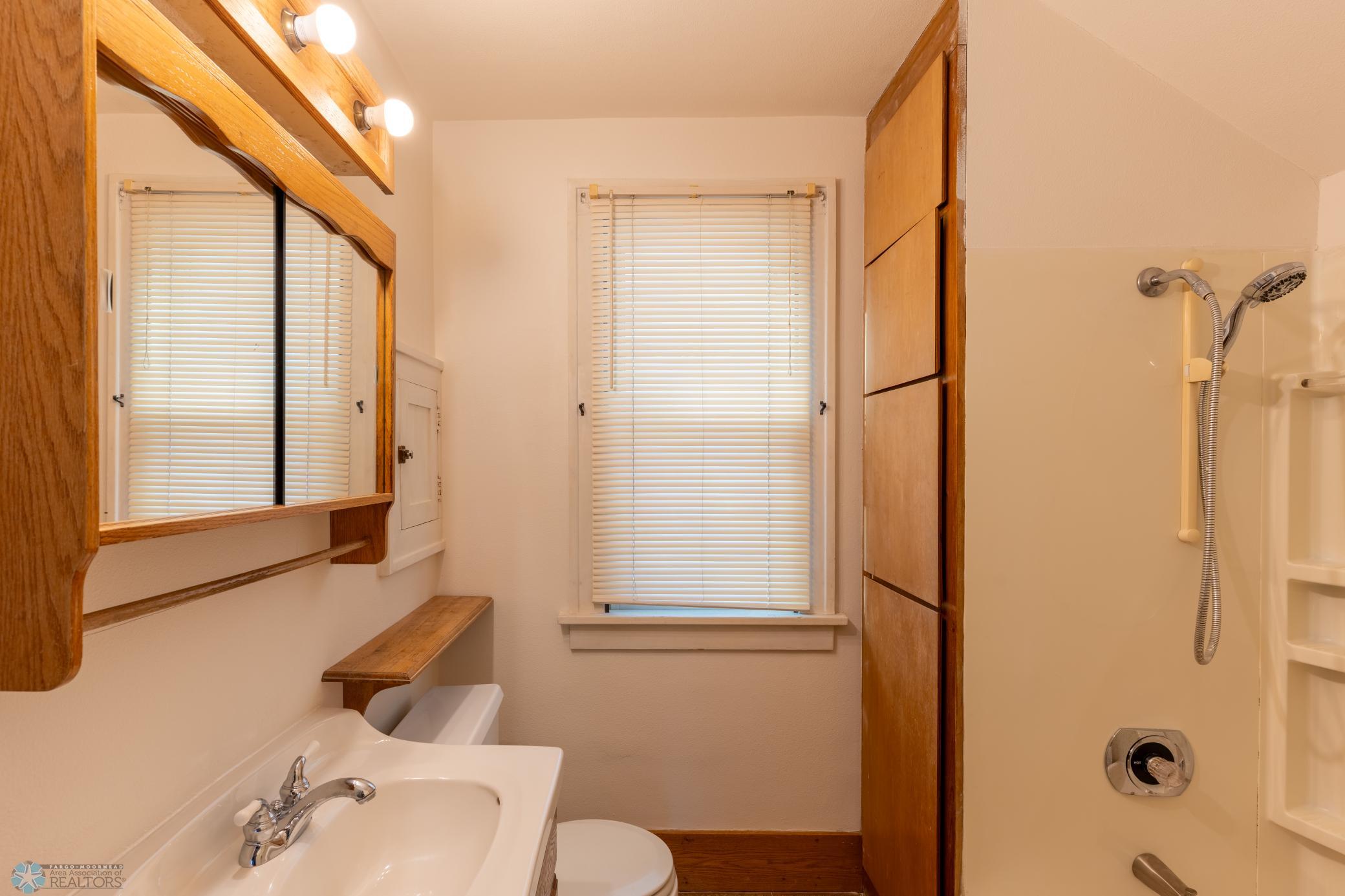 Upstairs Bathroom 1.jpg