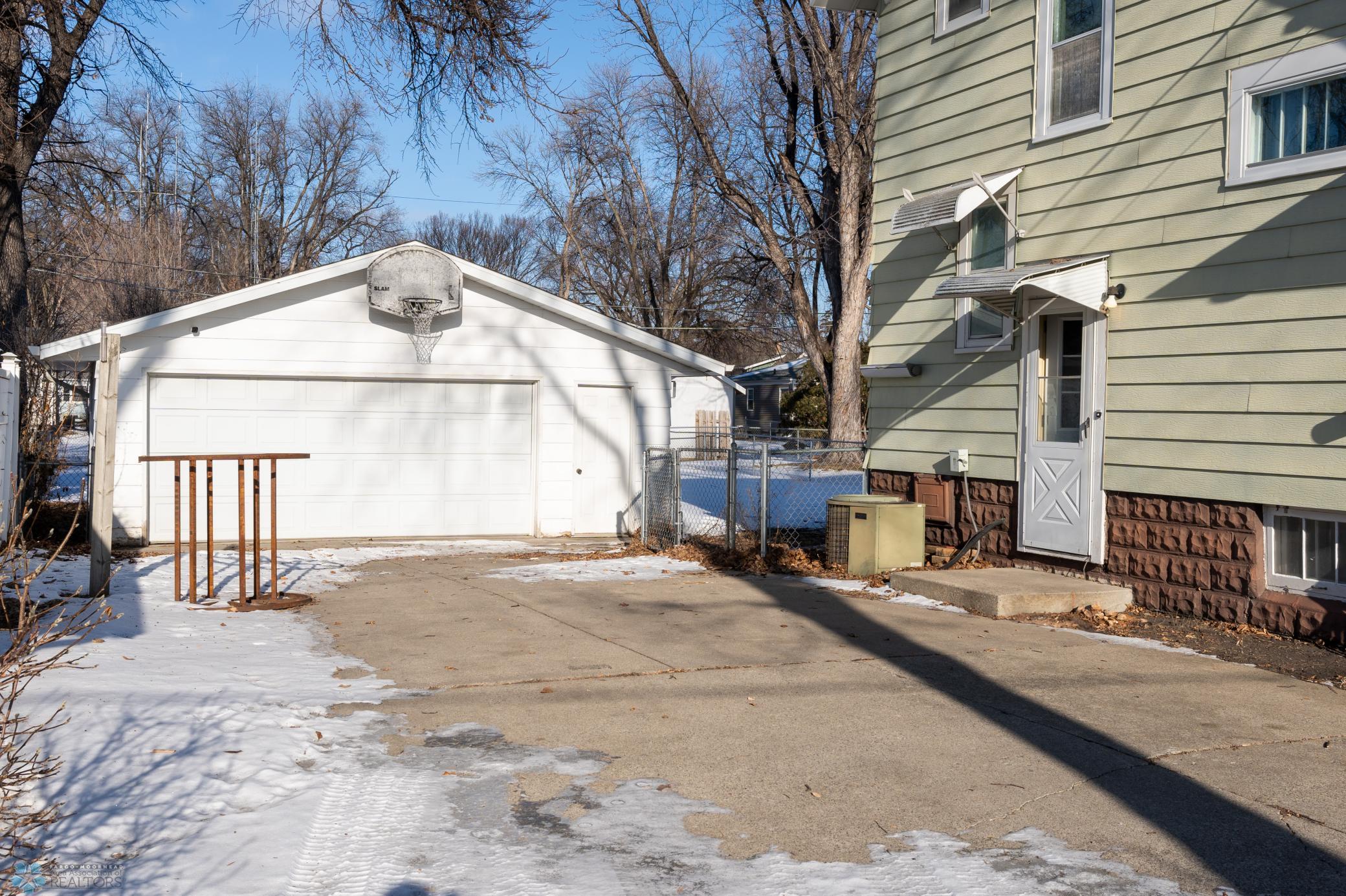 Garage-Driveway 1.jpg