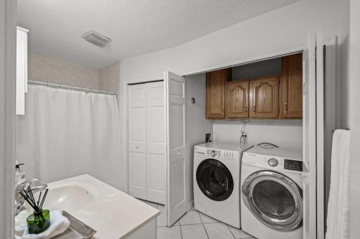 3208 Holmes Avenue S, Minneapolis, MN 55408