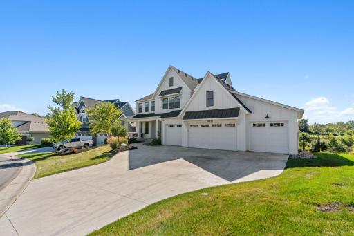 18925 49th Avenue N, Plymouth, MN 55446