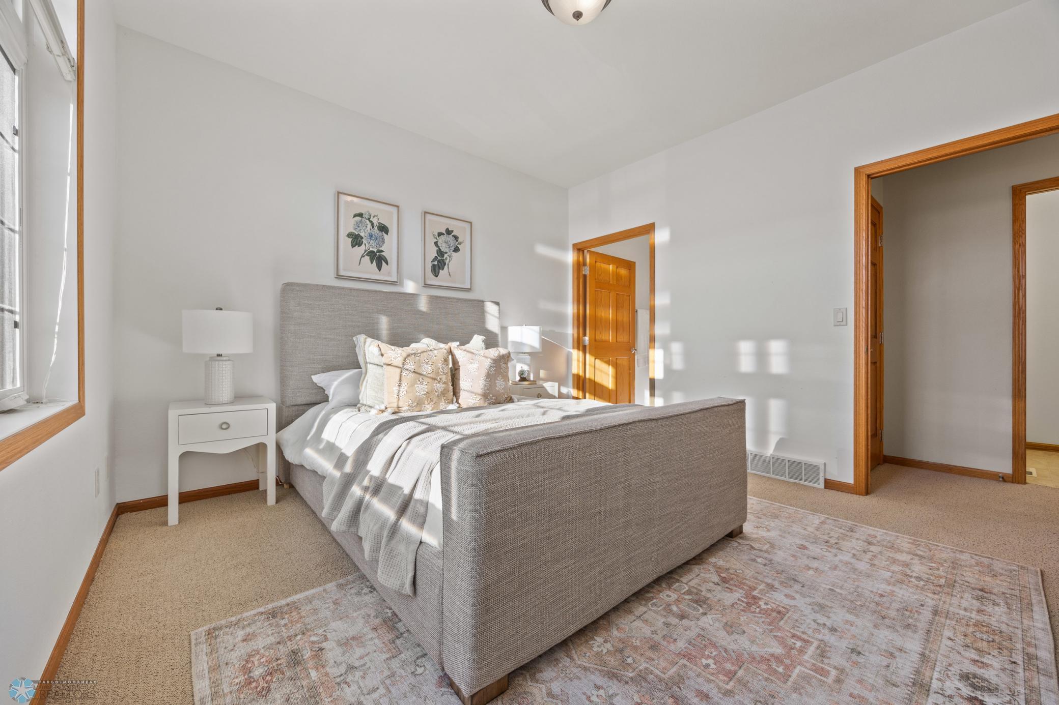 Primary Suite w/ Walk IN Closet