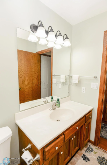 28 Fremont Dr S Fargo