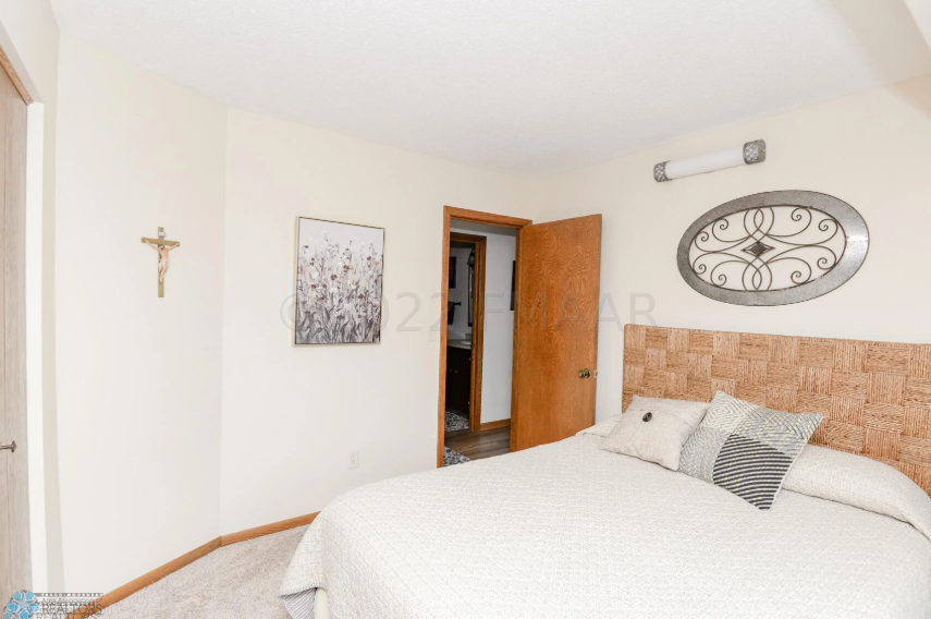 28 Fremont Dr S Fargo
