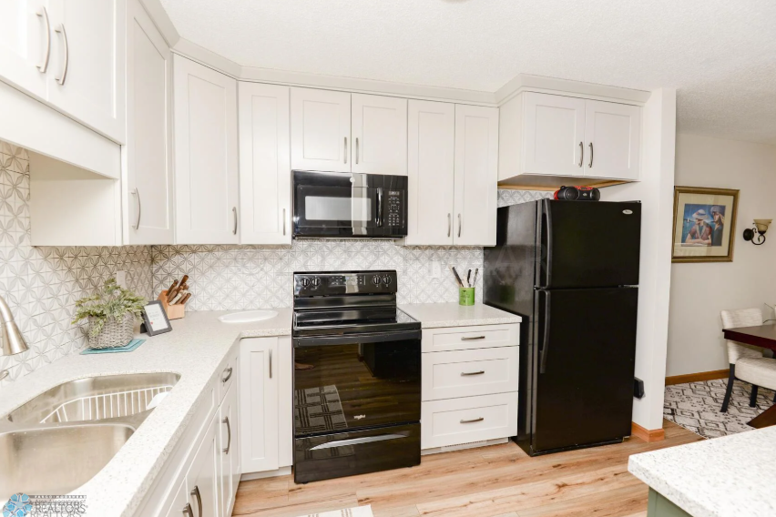 28 Fremont Dr S Fargo