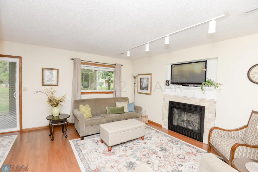 28 Fremont Dr S Fargo