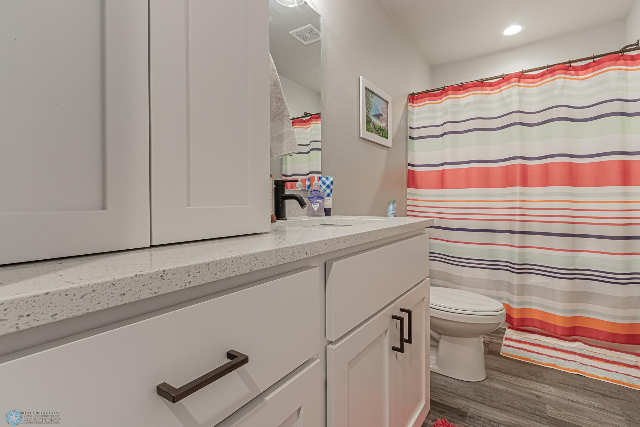 7277 27th street South Fargo ND 58104-28.jpg