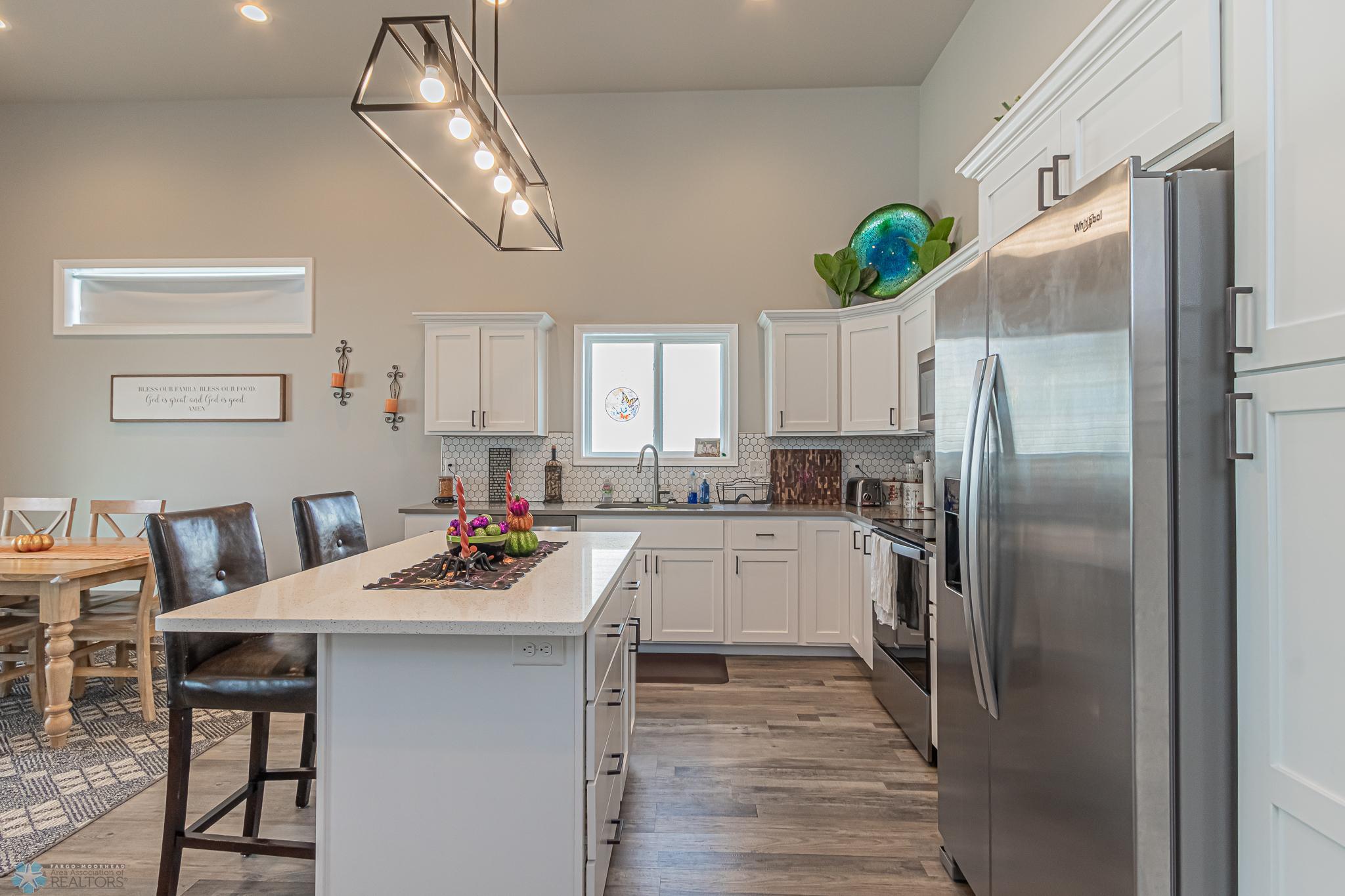7277 27th street South Fargo ND 58104-03.jpg
