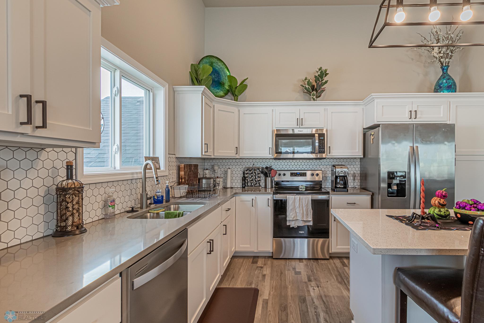 7277 27th street South Fargo ND 58104-05.jpg