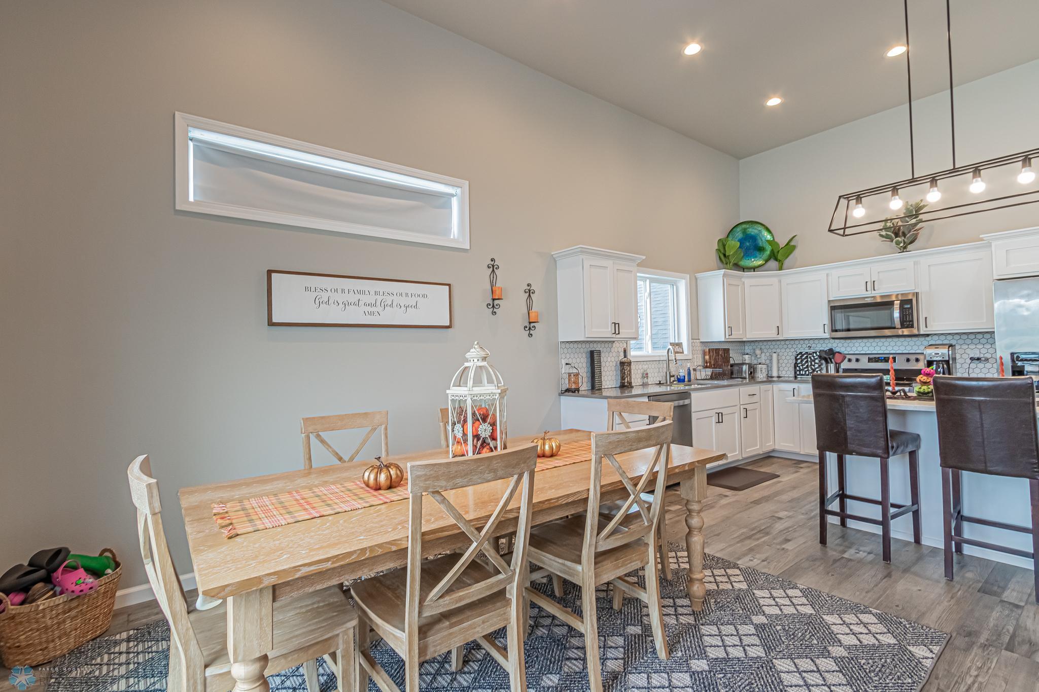 7277 27th street South Fargo ND 58104-09.jpg
