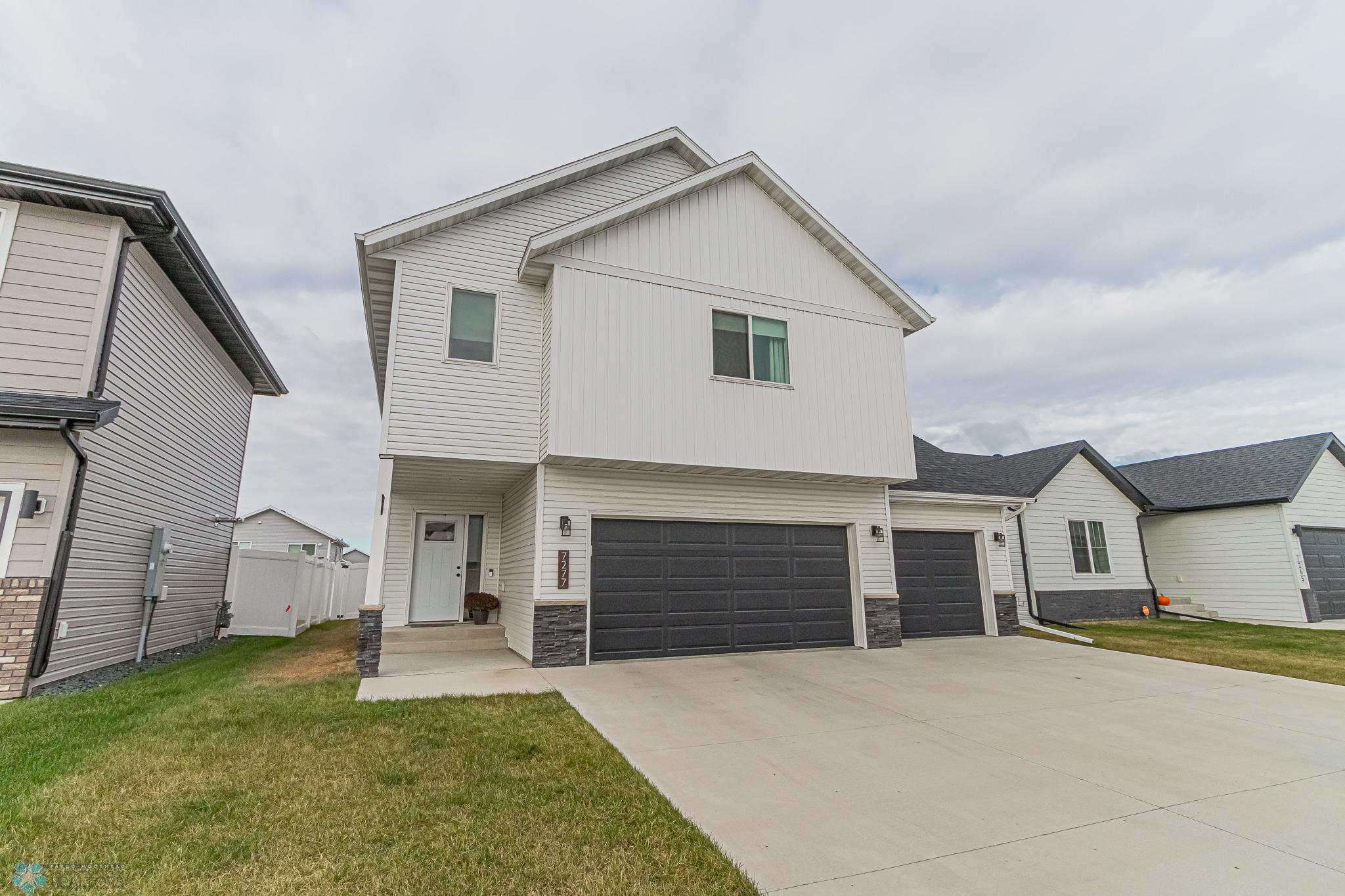 7277 27th street South Fargo ND 58104-38.jpg