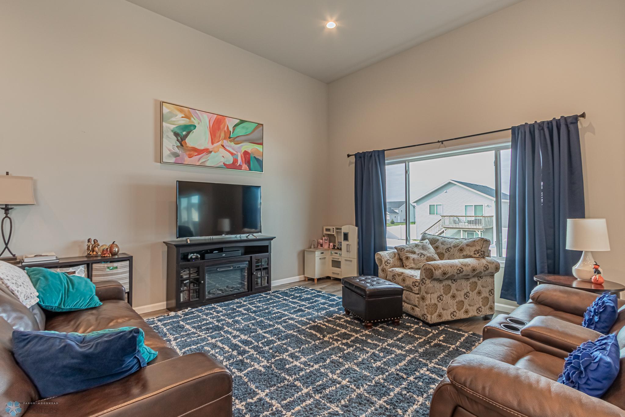 7277 27th street South Fargo ND 58104-11.jpg
