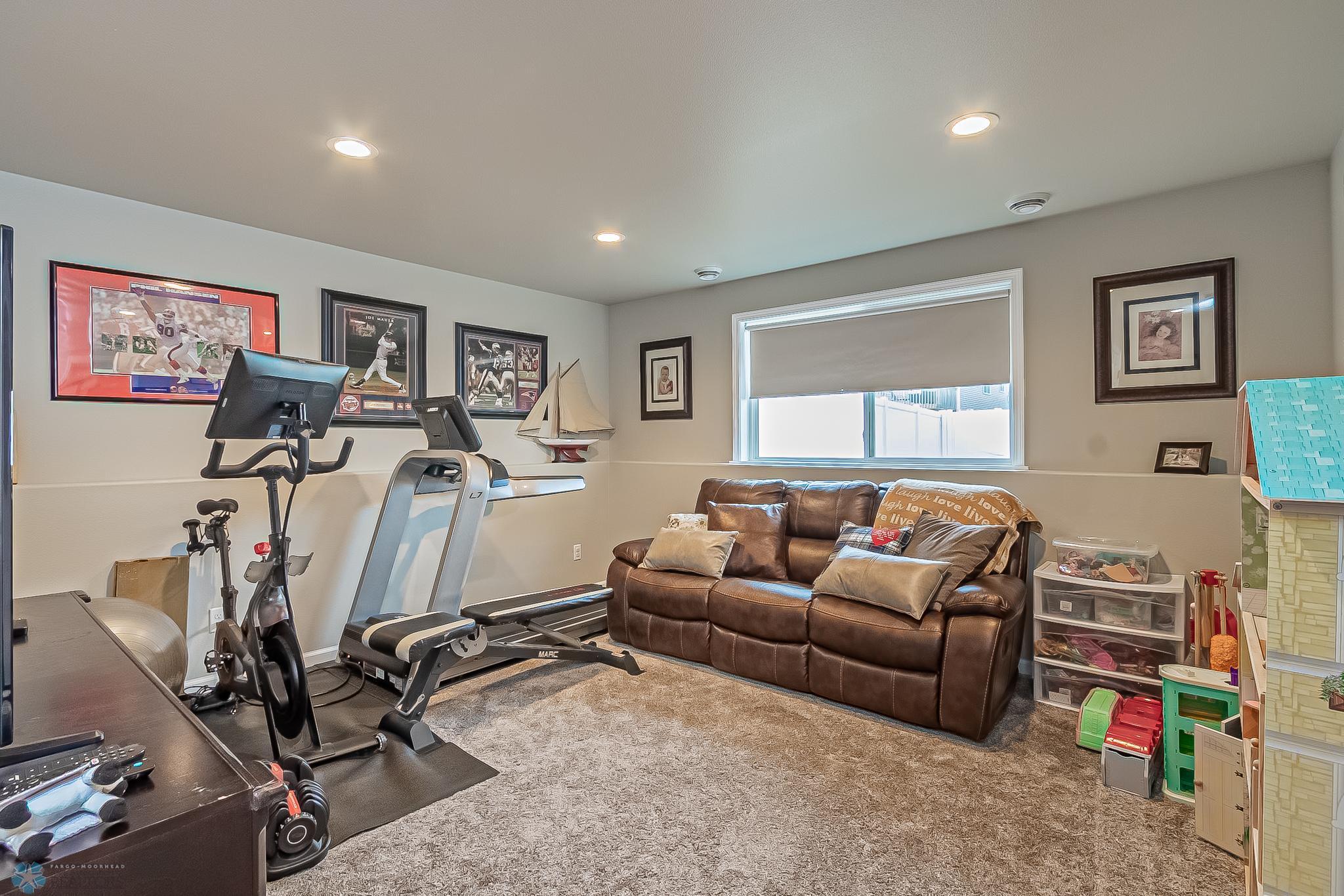 7277 27th street South Fargo ND 58104-24.jpg