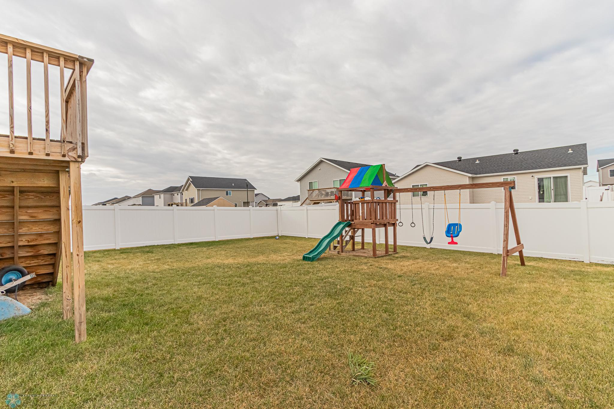 7277 27th street South Fargo ND 58104-32.jpg