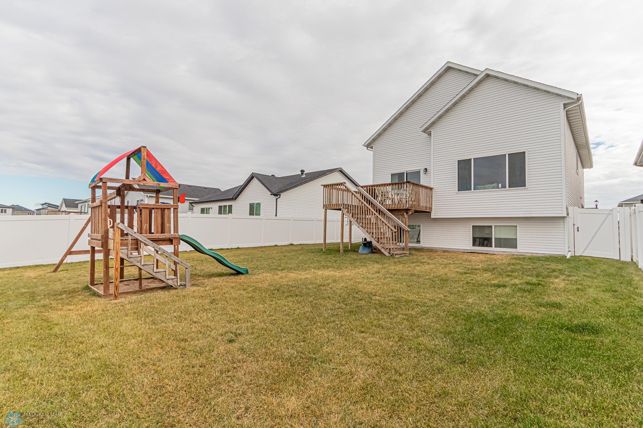 7277 27th street South Fargo ND 58104-33.jpg