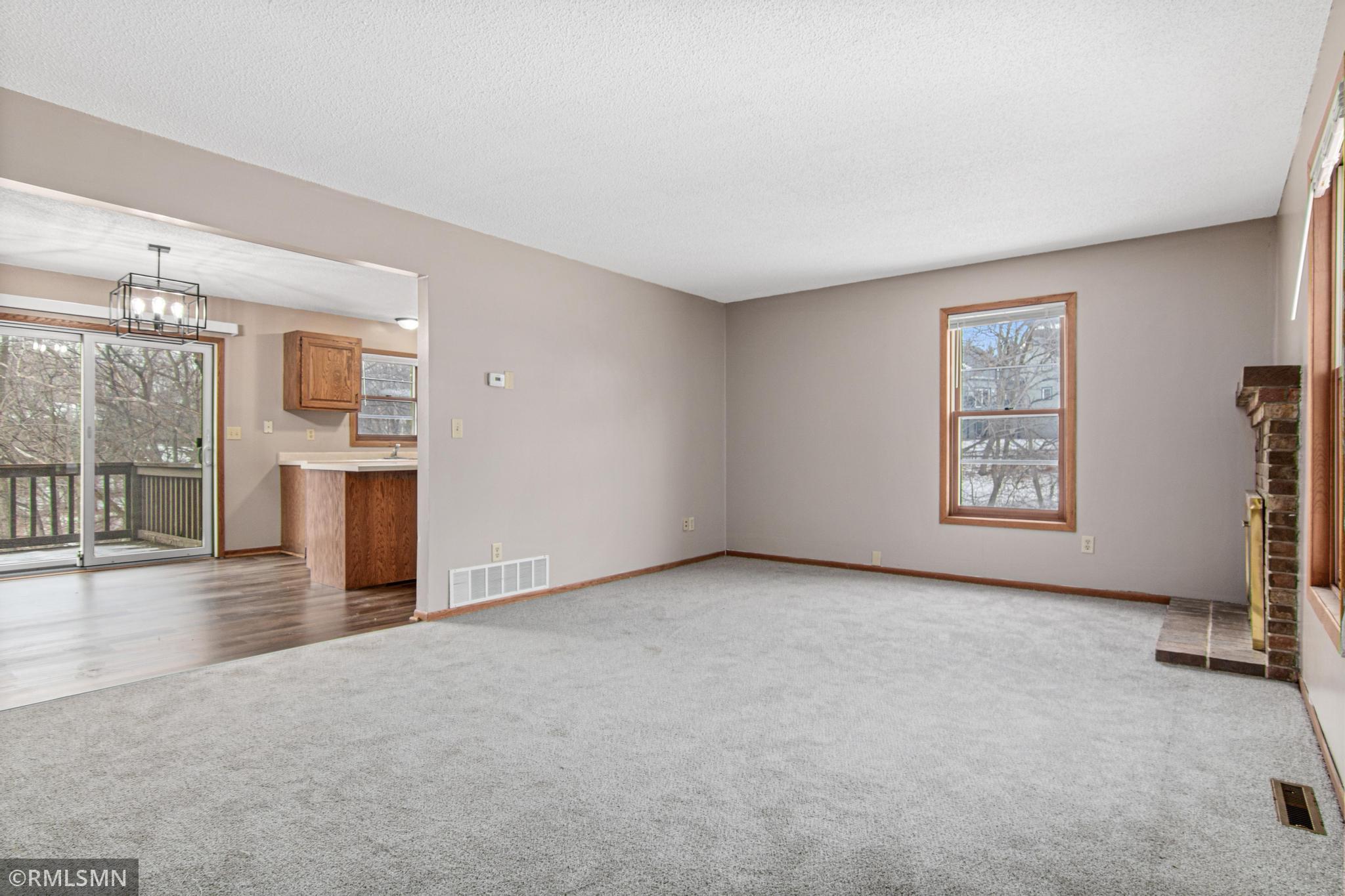 531 Hunter Hill Road-3.jpg