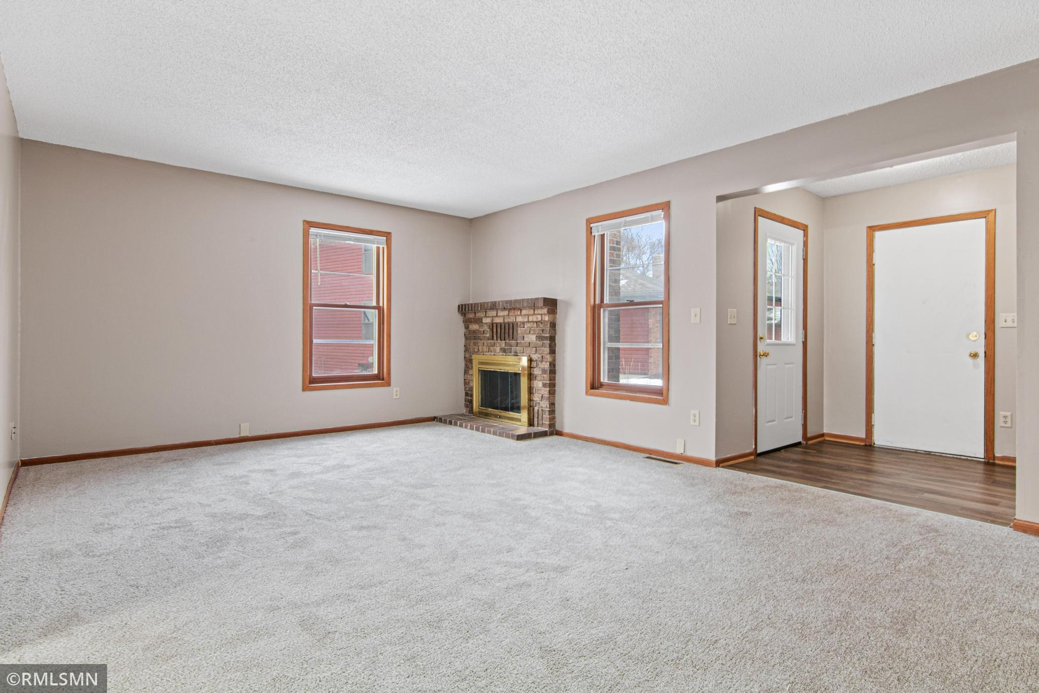 531 Hunter Hill Road-4.jpg