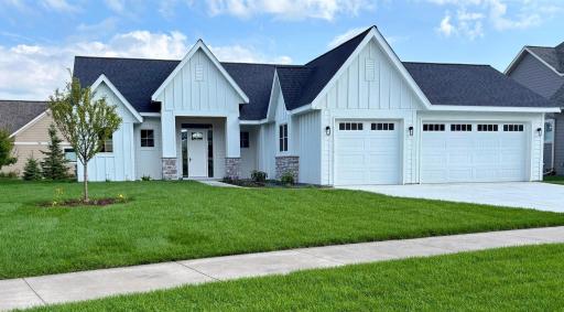 11301 Latrobe Lane, Lake Elmo, MN 55042