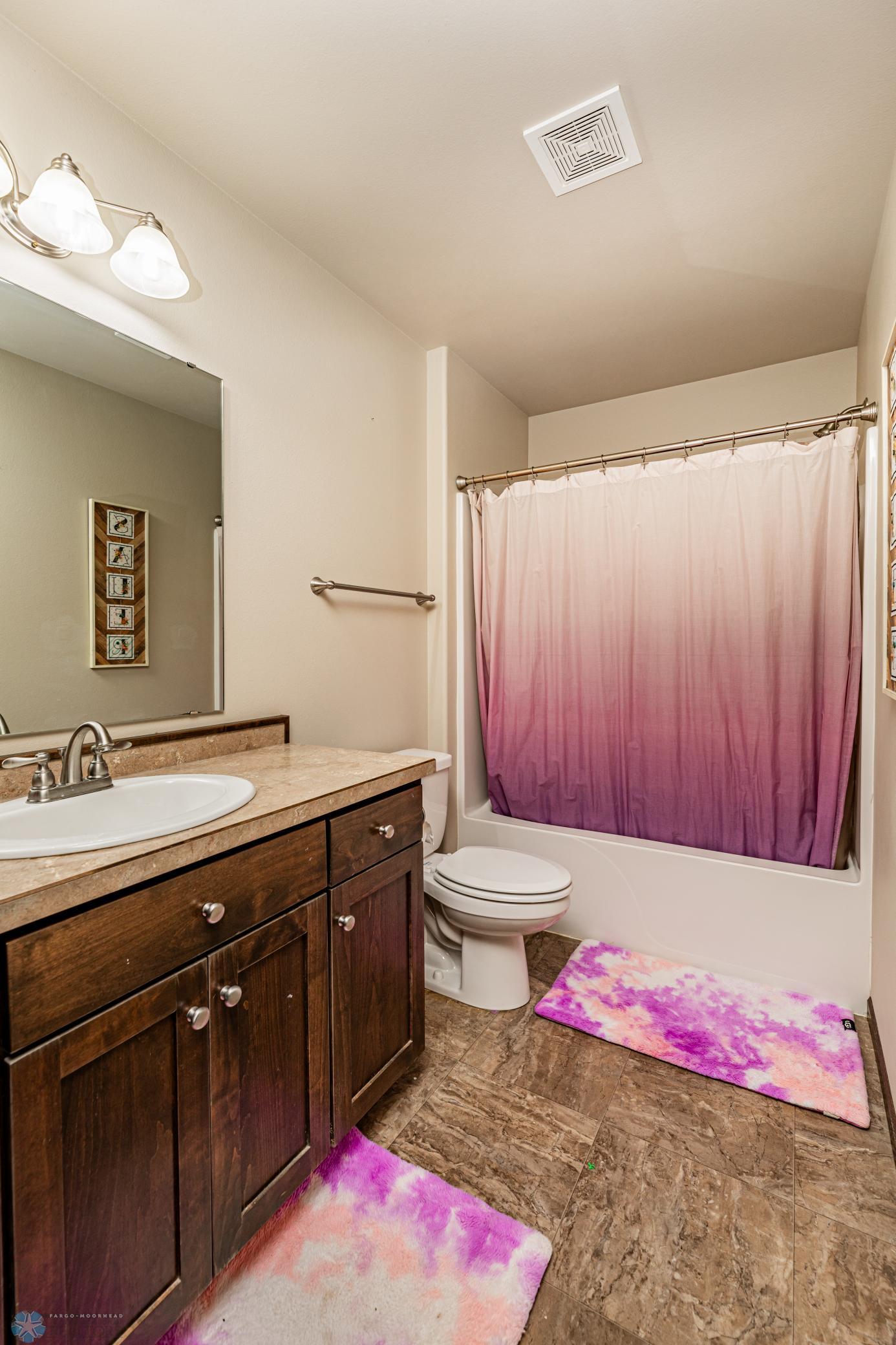 Bathroom lower1.jpg