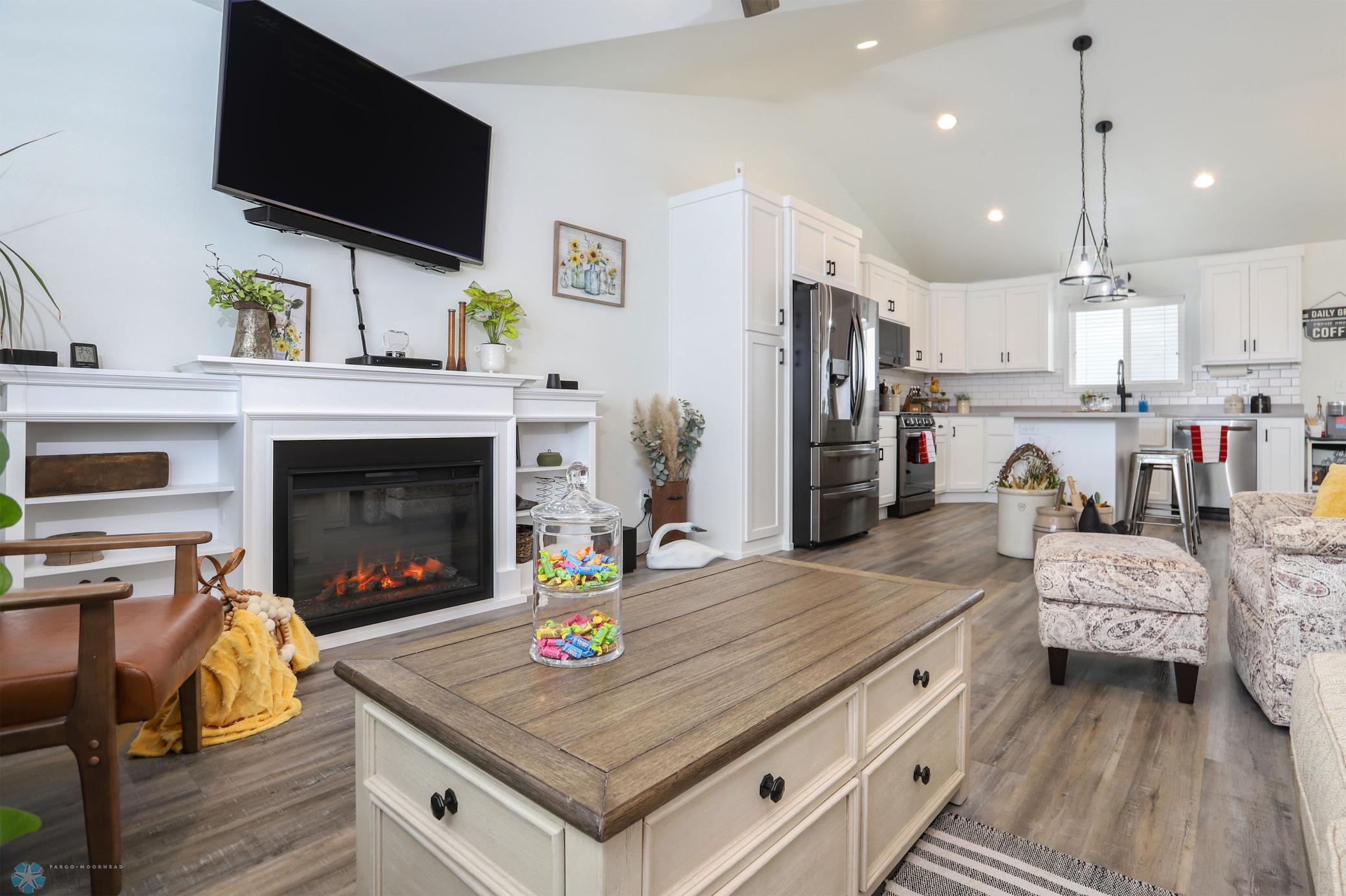 Living Room - Fireplace can stay!