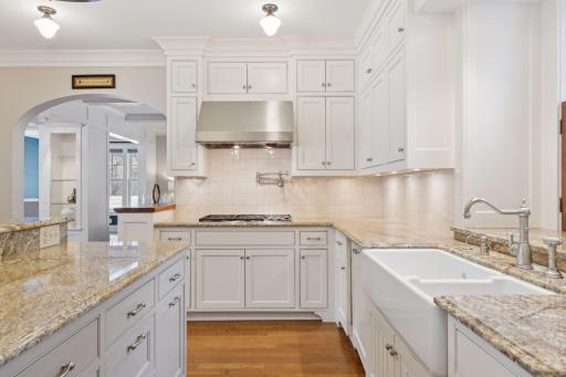 5227 Oaklawn Avenue, Edina, MN 55424