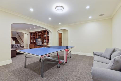 5227 Oaklawn Avenue, Edina, MN 55424