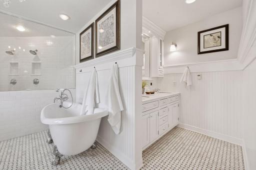 16013 Ringer Road, Wayzata, MN 55391