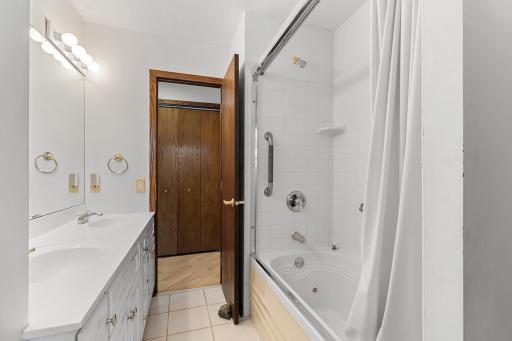 3220 Aquila Lane S, Minneapolis, MN 55426