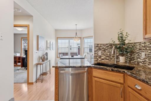 7882 Autumn Ridge Avenue, Chanhassen, MN 55317