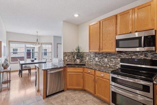 7882 Autumn Ridge Avenue, Chanhassen, MN 55317