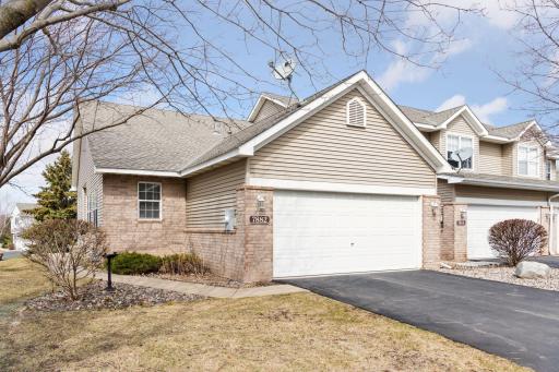 7882 Autumn Ridge Avenue, Chanhassen, MN 55317
