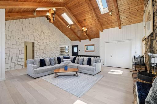 3365 Crystal Bay Road, Wayzata, MN 55391