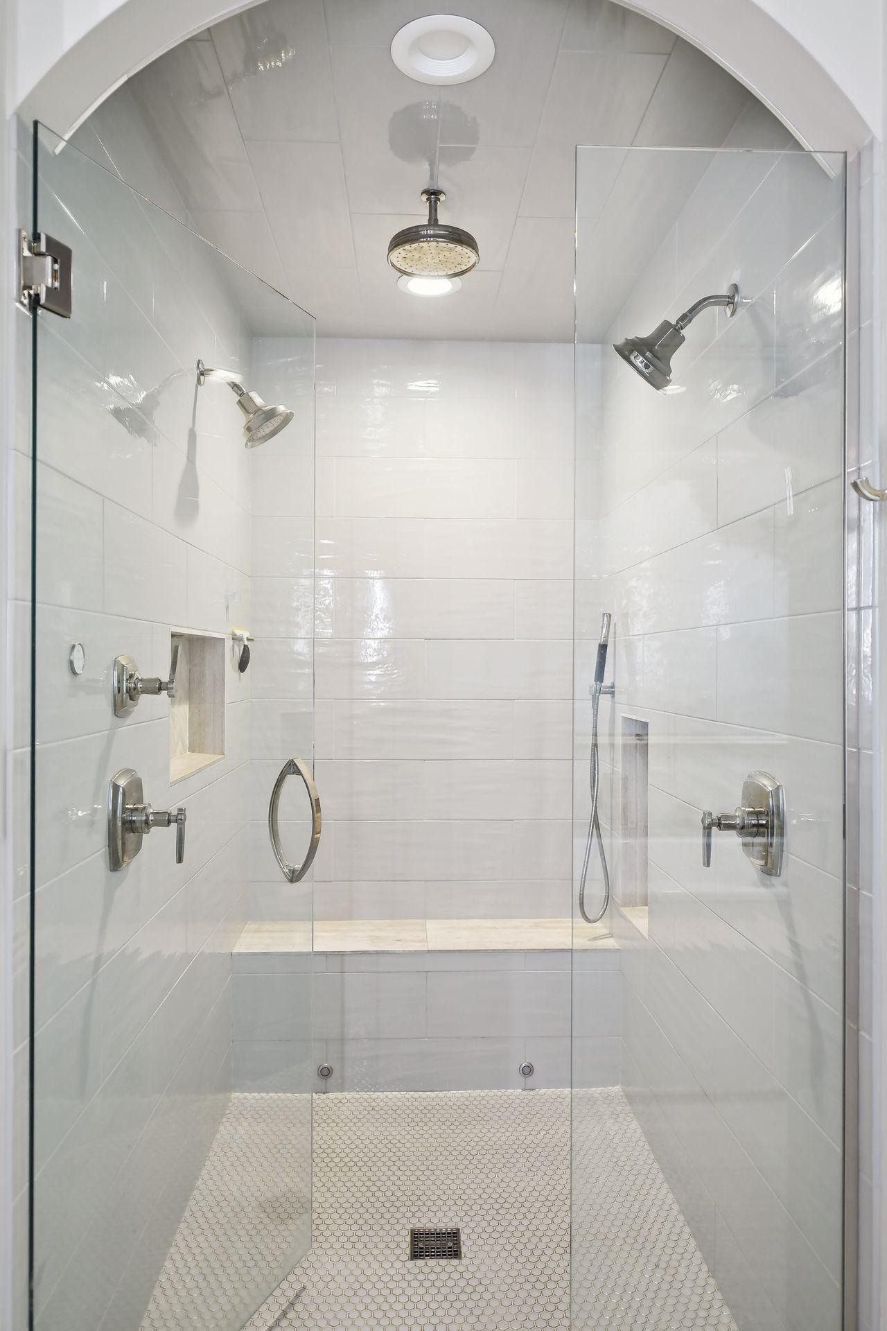 Primary shower, 4 water sources & LED lighting