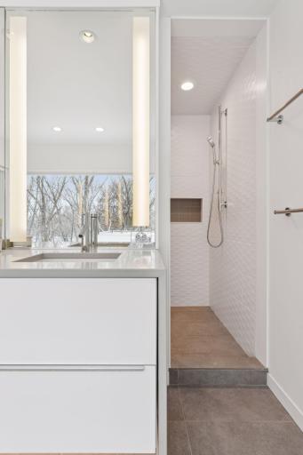 4001 Queen Avenue S, Minneapolis, MN 55410