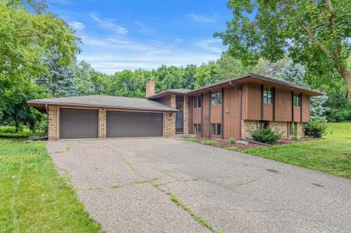 3413 Red Oak Circle N, Burnsville, MN 55337