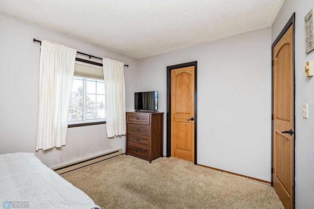 Bedroom 1 to bathroom