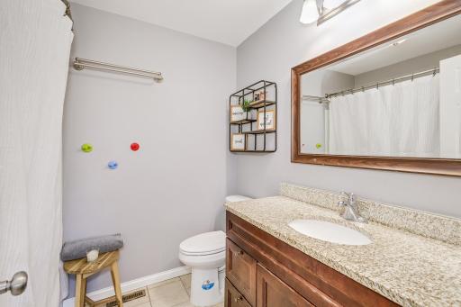 2357 17th Avenue E, Saint Paul, MN 55109