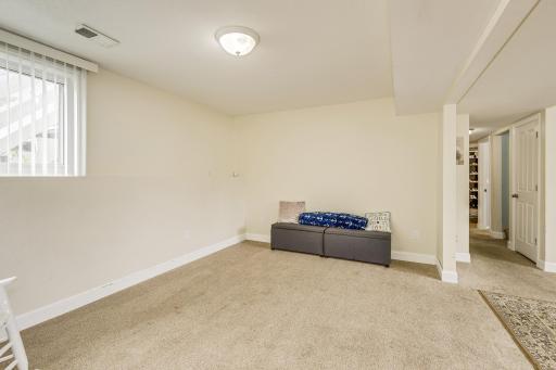 2357 17th Avenue E, Saint Paul, MN 55109