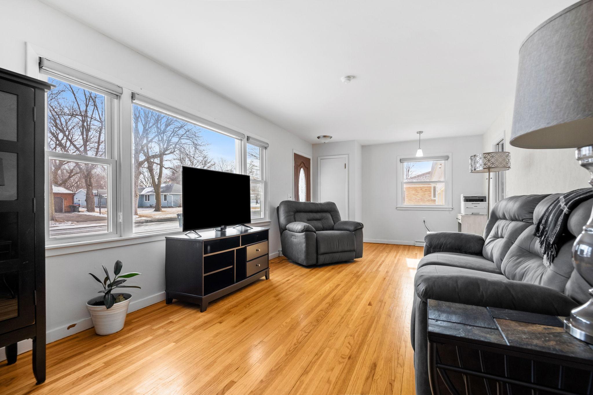 6-web-or-mls-415 8th St-17.jpg