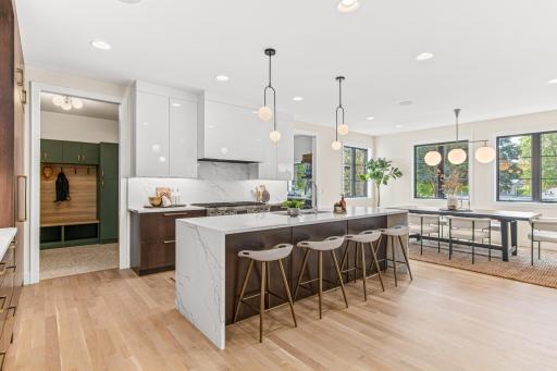 3905 W 58th Street, Edina, MN 55424