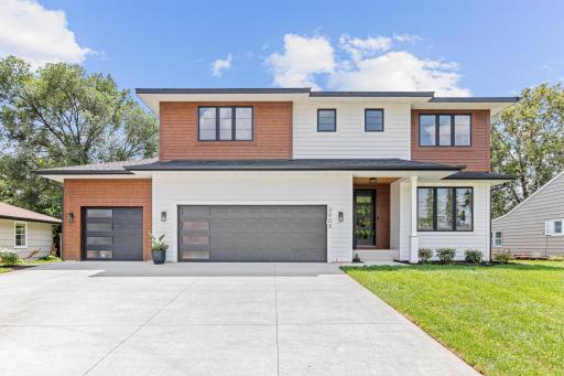 3905 W 58th Street, Edina, MN 55424