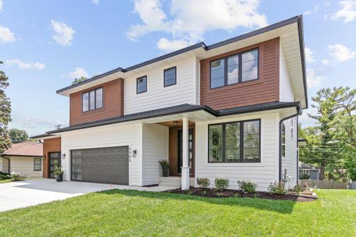 3905 W 58th Street, Edina, MN 55424
