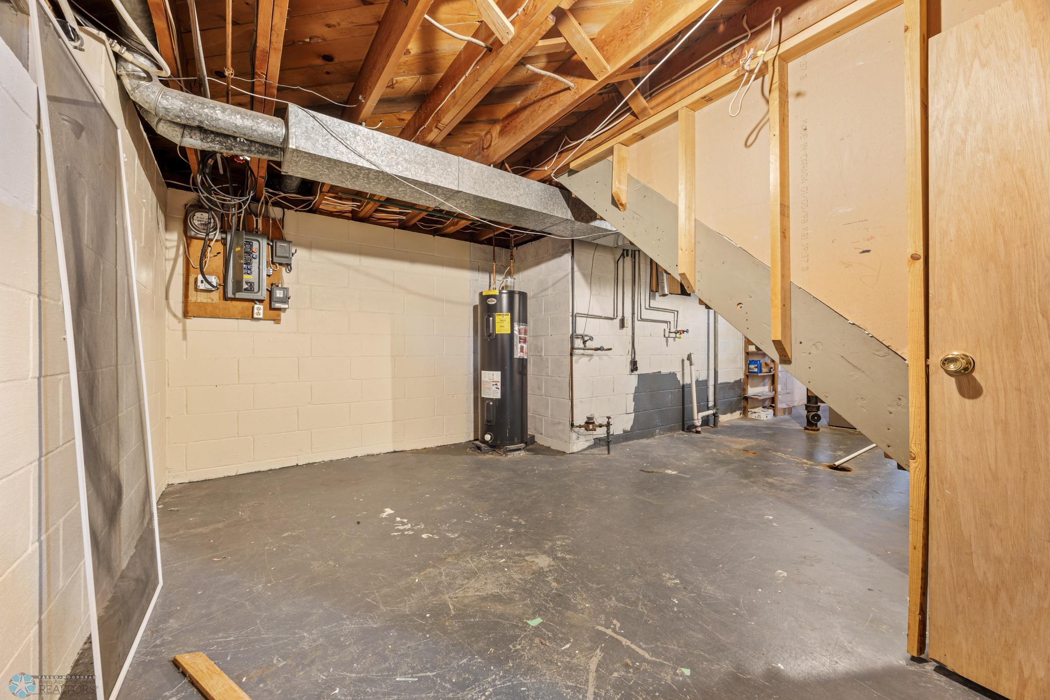 UTILITY ROOM 1.jpg