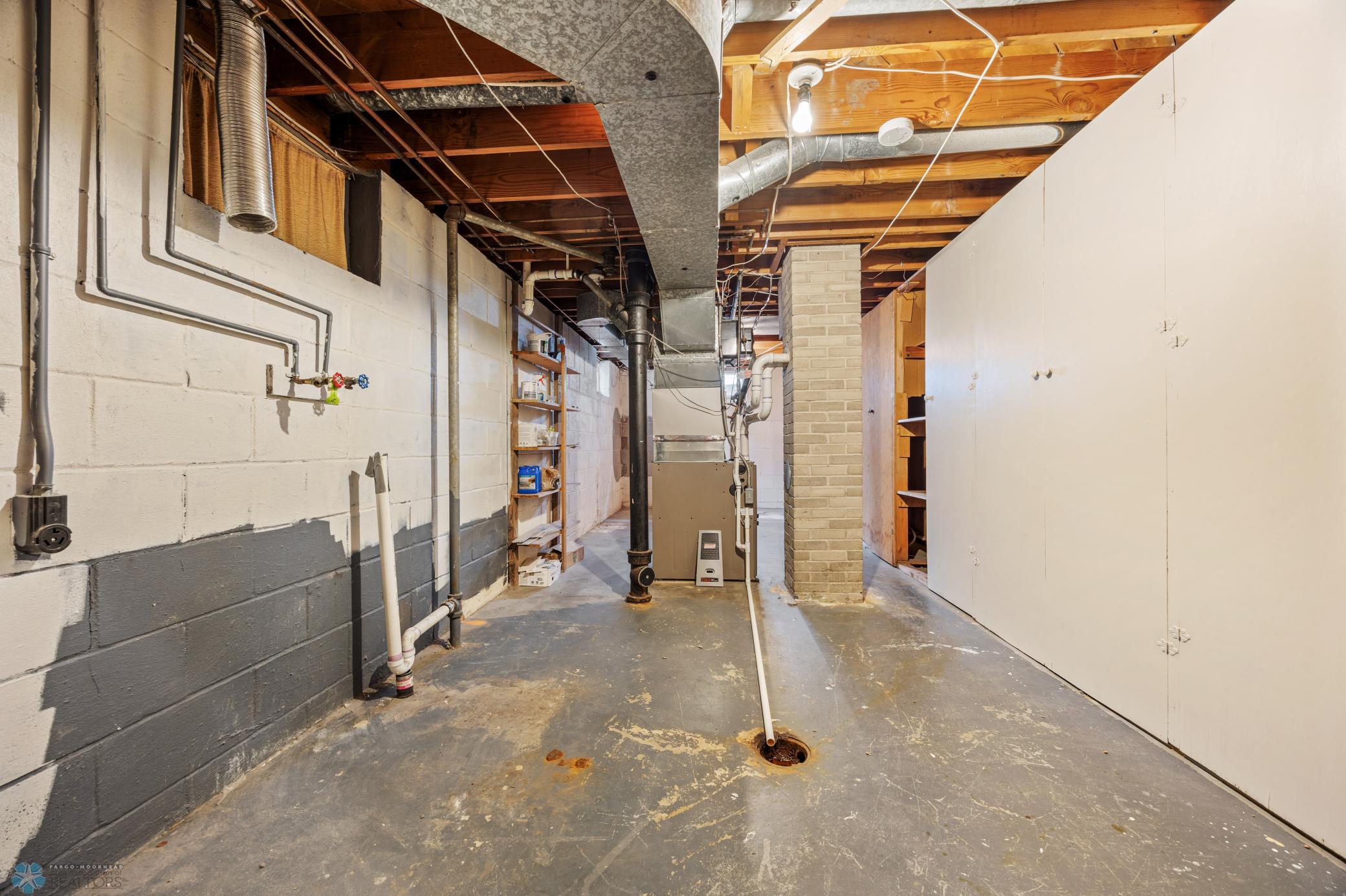 UTILITY ROOM 2.jpg