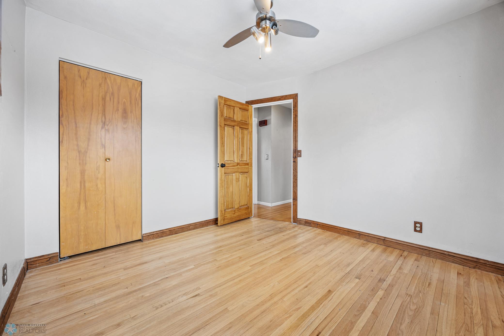 BEDROOM 1B.jpg