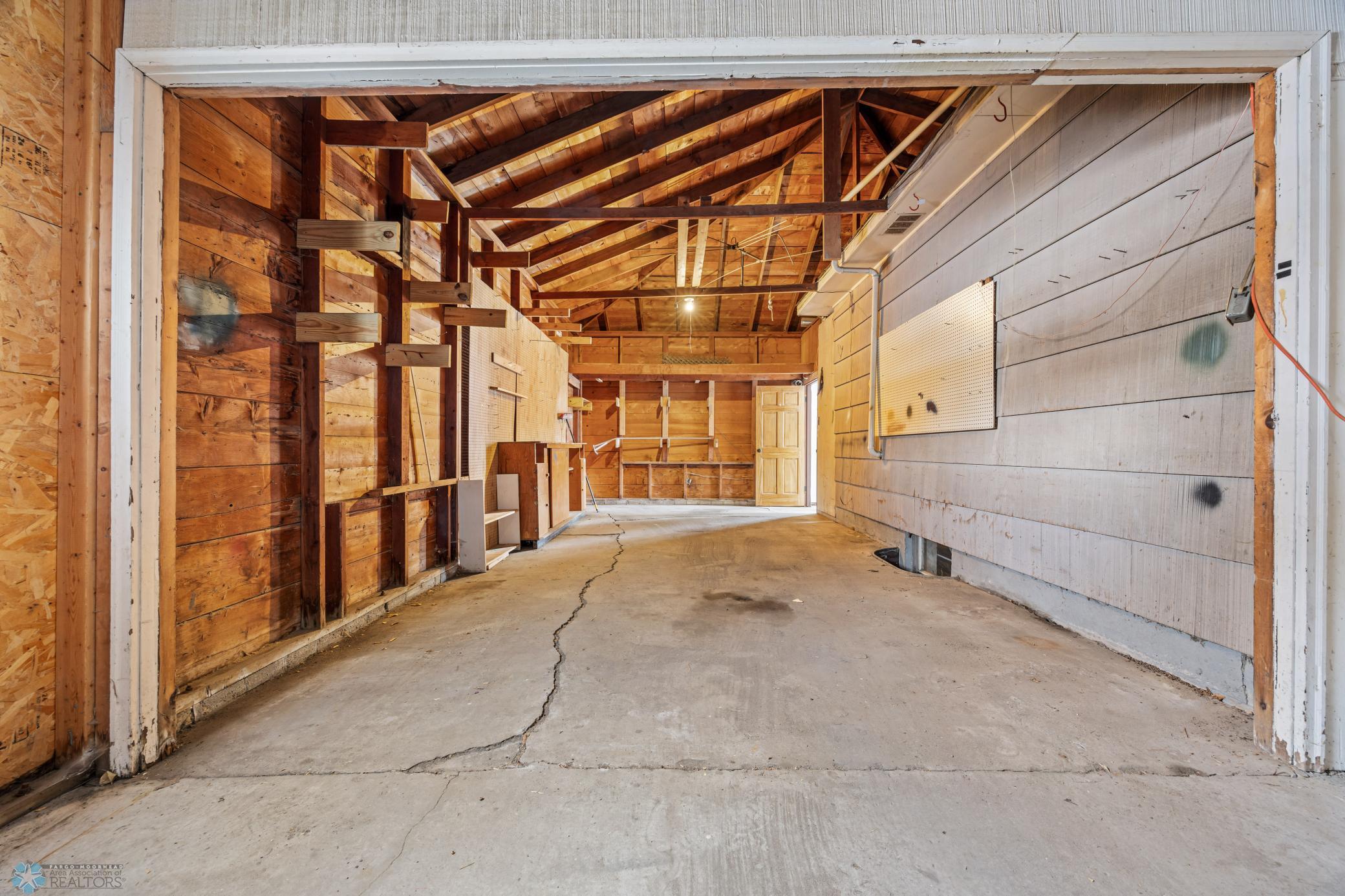 GARAGE.jpg
