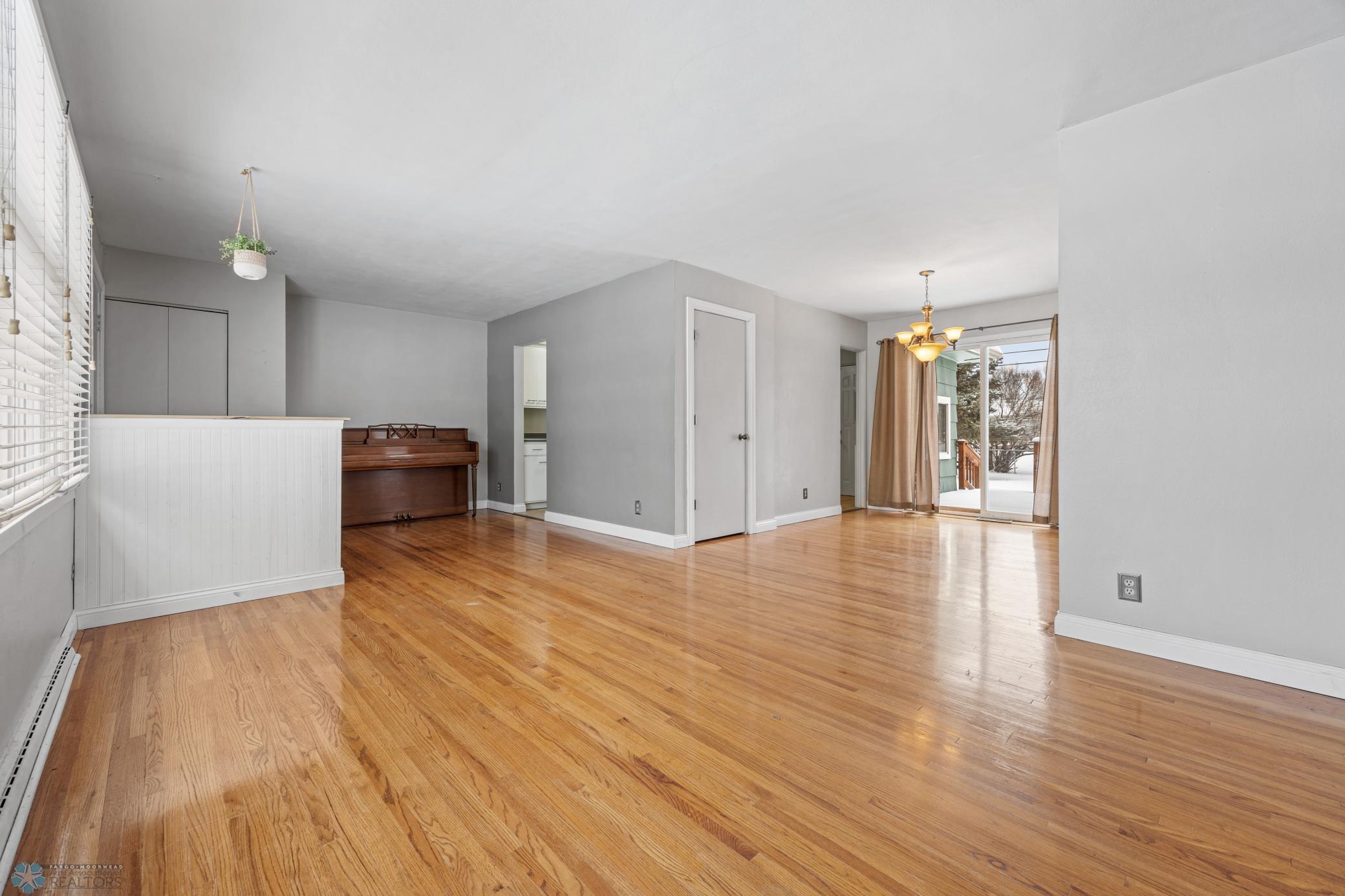LIVING ROOM 1.jpg