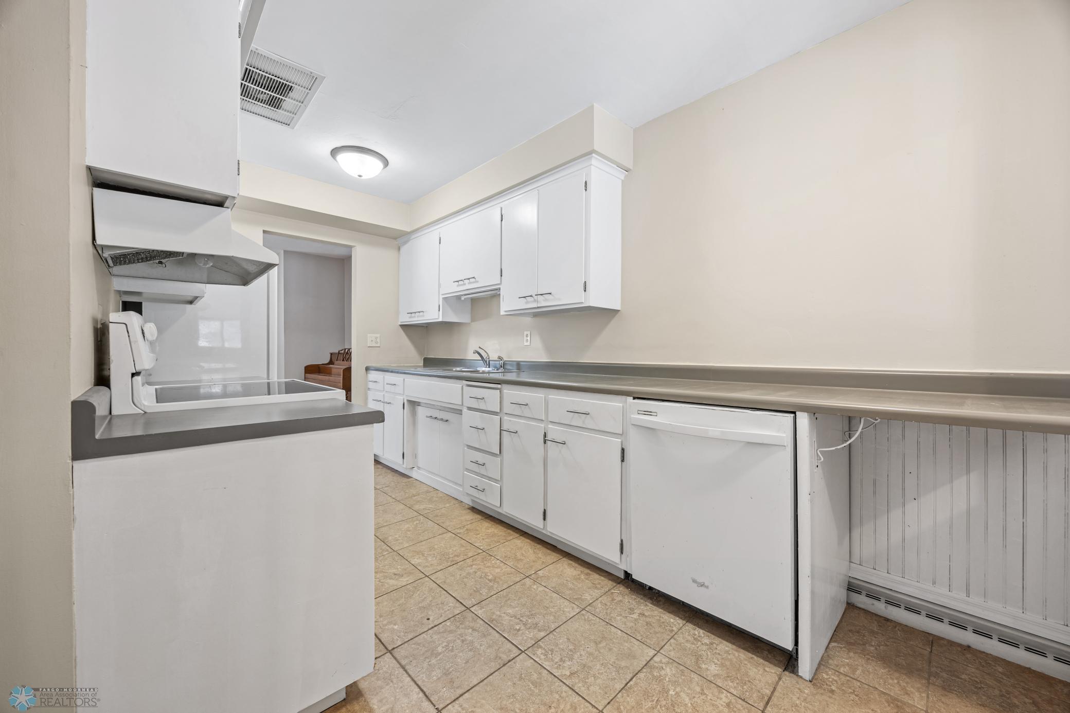 KITCHEN 3.jpg