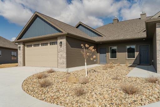 881 Picadilly Lane NW, Rochester, MN 55901
