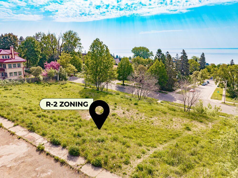 E_2nd_Street_011_lotlines.jpg